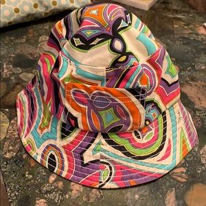Emilio Pucci hat